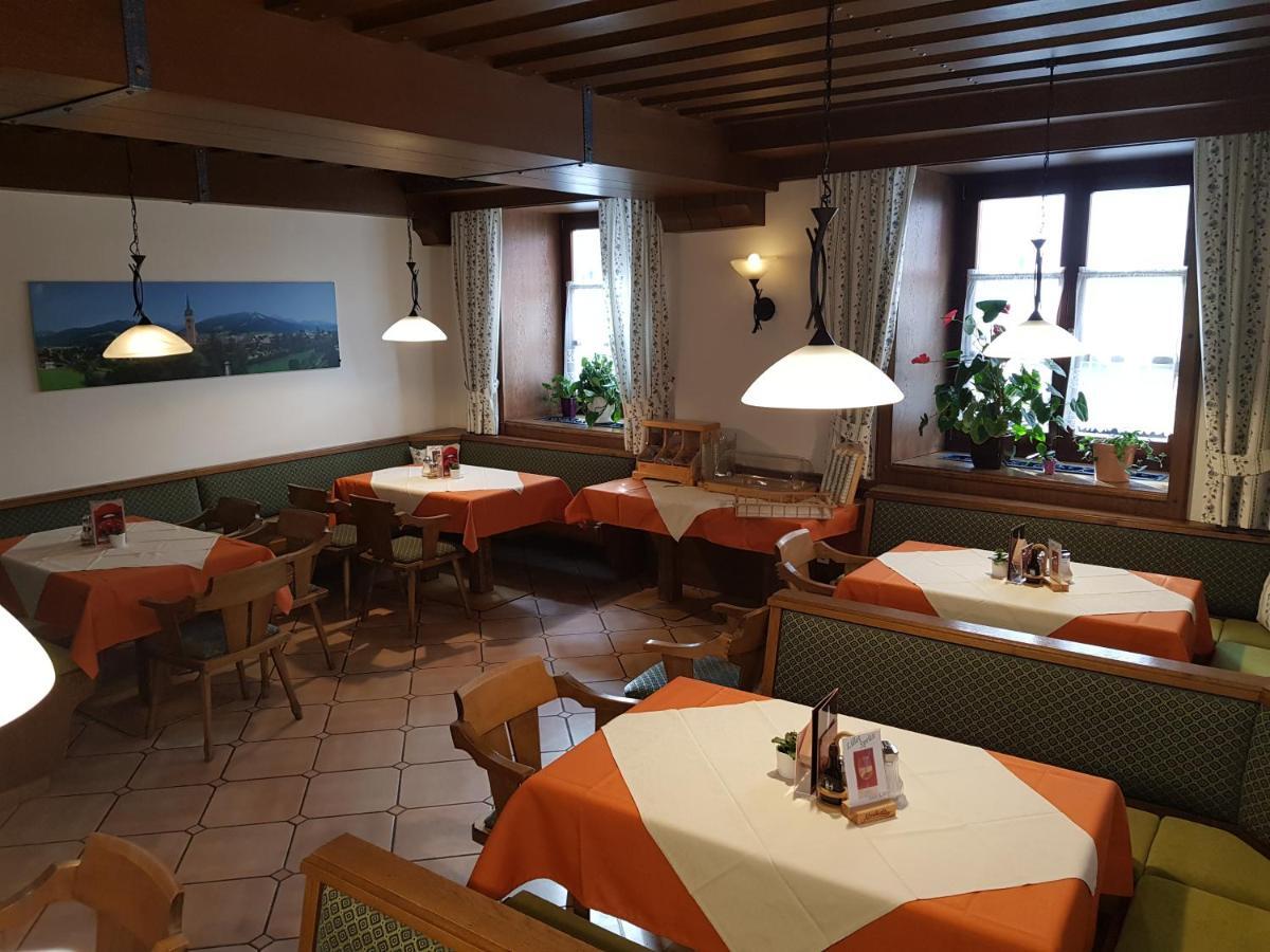 Gasthof - Restaurant Loecker Радштадт Экстерьер фото