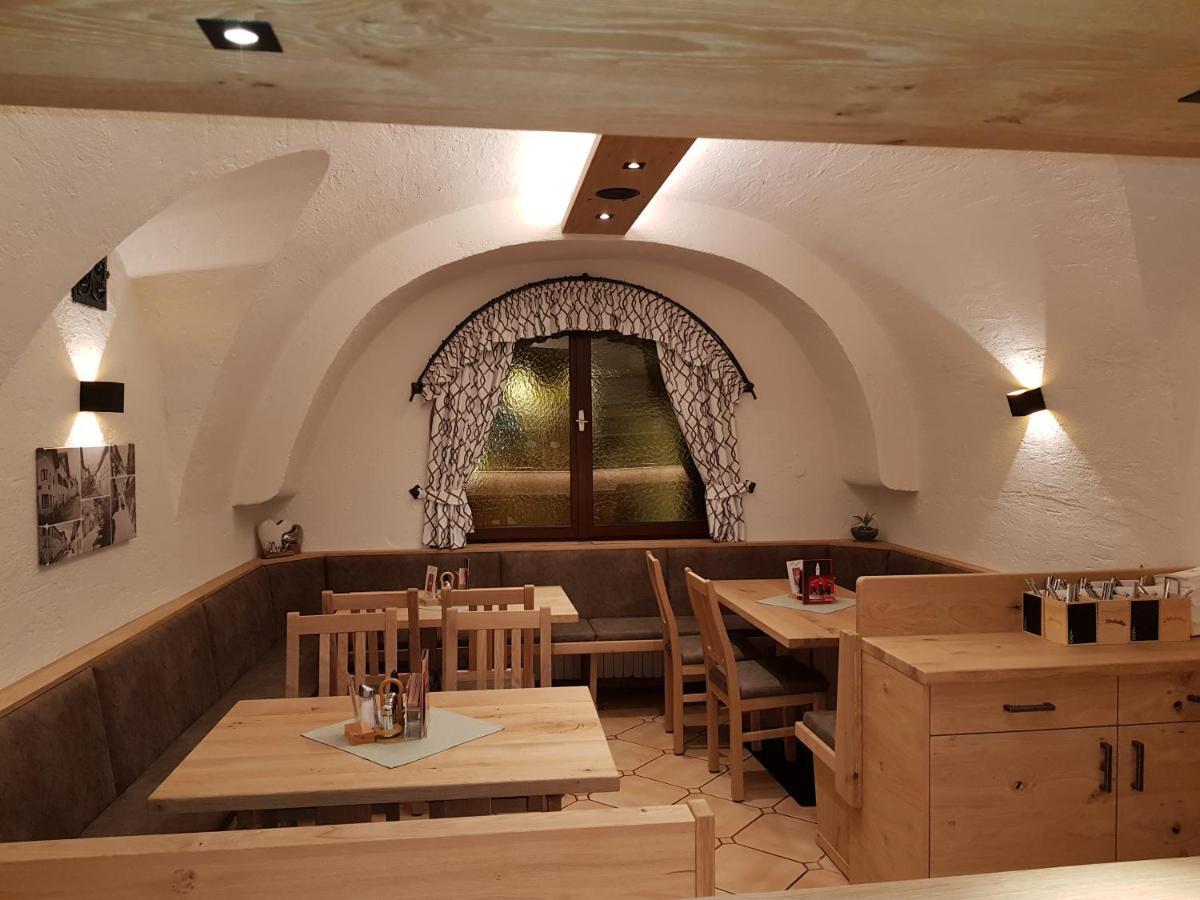 Gasthof - Restaurant Loecker Радштадт Экстерьер фото