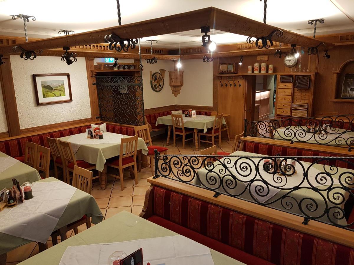 Gasthof - Restaurant Loecker Радштадт Экстерьер фото
